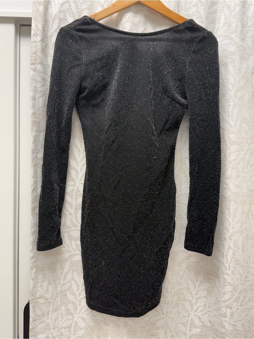 Black Long-Sleeve Glitter Bodycon Dress